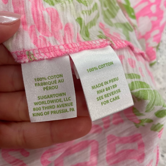 Lilly Pulitzer lightweight V neck Tee - Picture 8 of 8